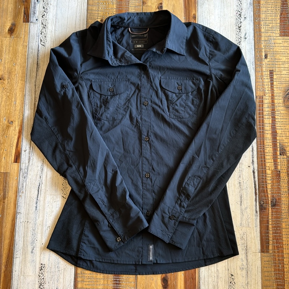 Women’s Merrel hiking shirt, black, size medium.